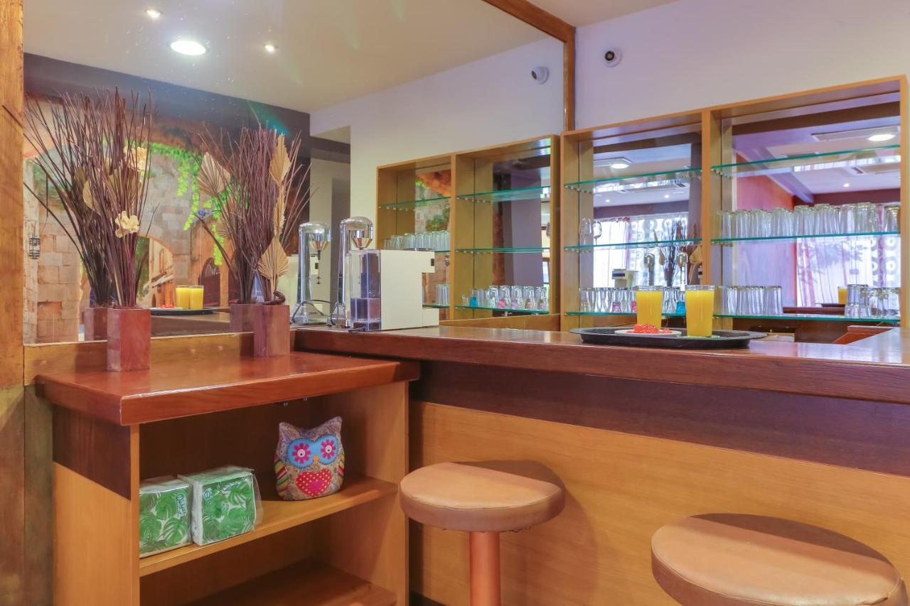 Hoteleros Dionysos Athens Атина Екстериор снимка