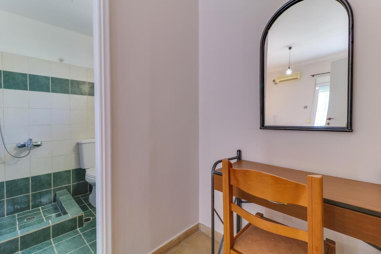 Hoteleros Dionysos Athens Атина Екстериор снимка